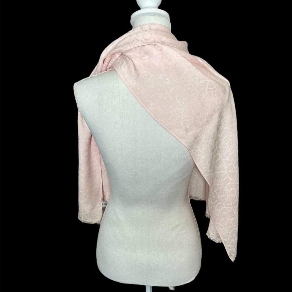 Light powder pink Calvin Klein Cream Monogram Scarf - Picture 2 of 9